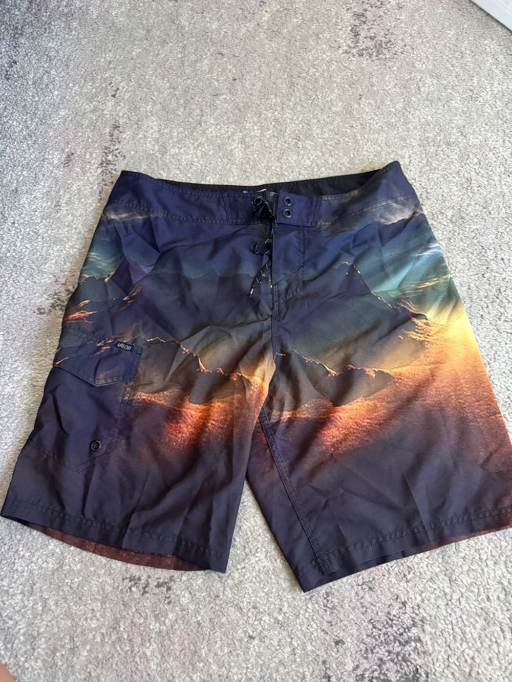 Valor by Volcom Sunset Mountain Swim Board Shorts Sz 36